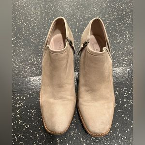 Nordstrom Caslon ankle bootie size 8